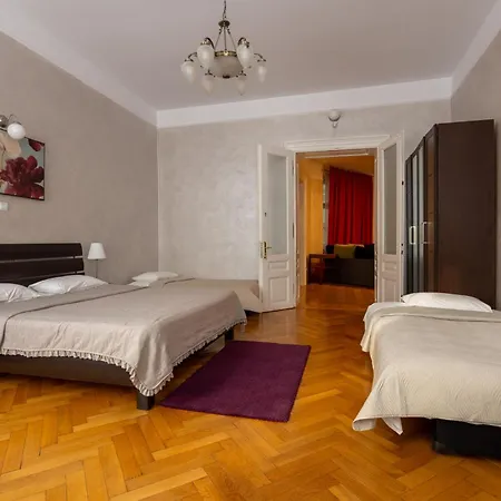 Casa Balcescu 3* Brassó