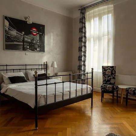 Casa Balcescu ゲストハウス ブラショフ