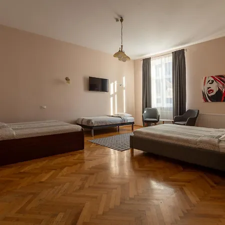 Casa Balcescu 3* ブラショフ