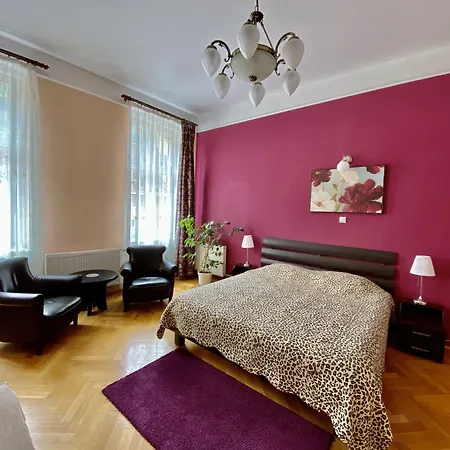 Casa Balcescu 3* Braşov