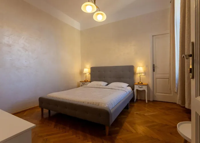 Casa Balcescu 3* Braşov
